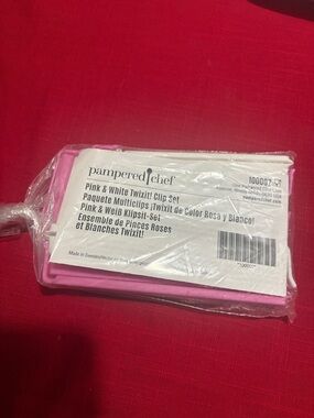 NEW PAMPERED CHEF PINK AND WHITE TWIXIT CLIP SET